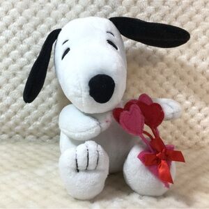 Hallmark Peanuts Snoopy Valentine Plush with Heart Bouquet 2022 🩷